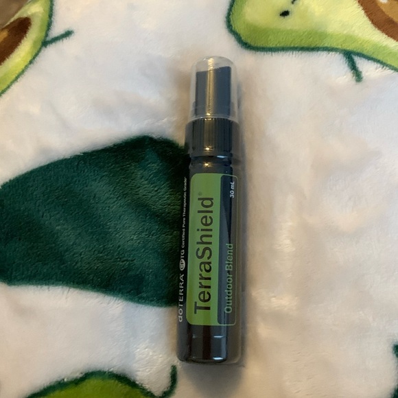 doTERRA TerraShield Outdoor Blend Spray - Picture 1 of 1